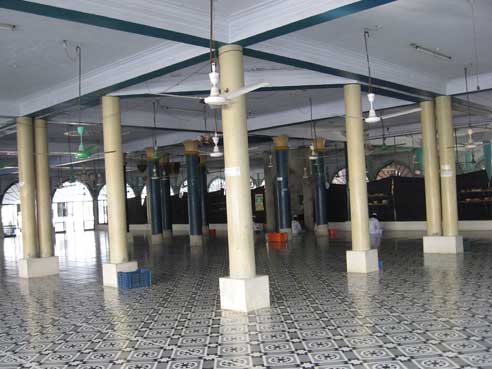 Inside of Furfura Mosque, Dhaka