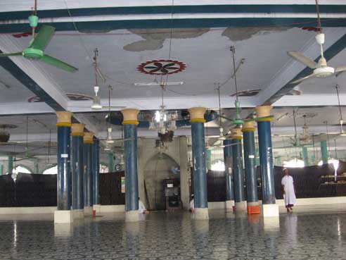 Inside of Furfura Mosque, Dhaka